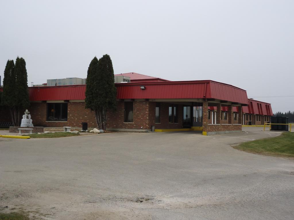Canway Inn & Suites Dauphin Exterior foto