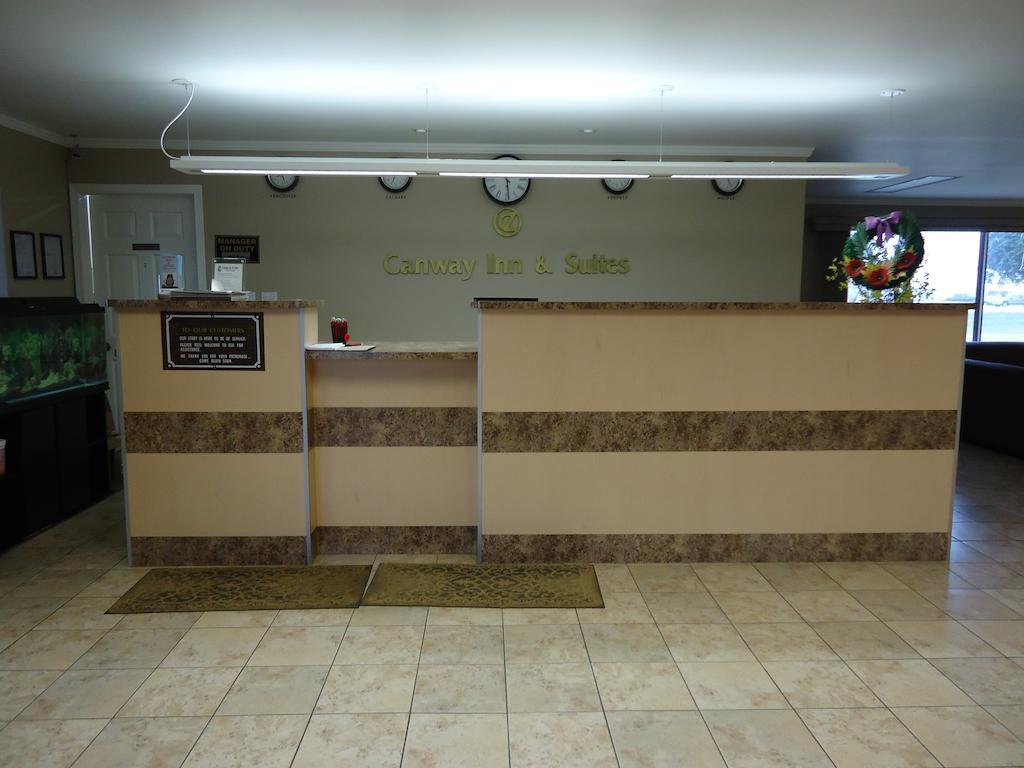 Canway Inn & Suites Dauphin Exterior foto